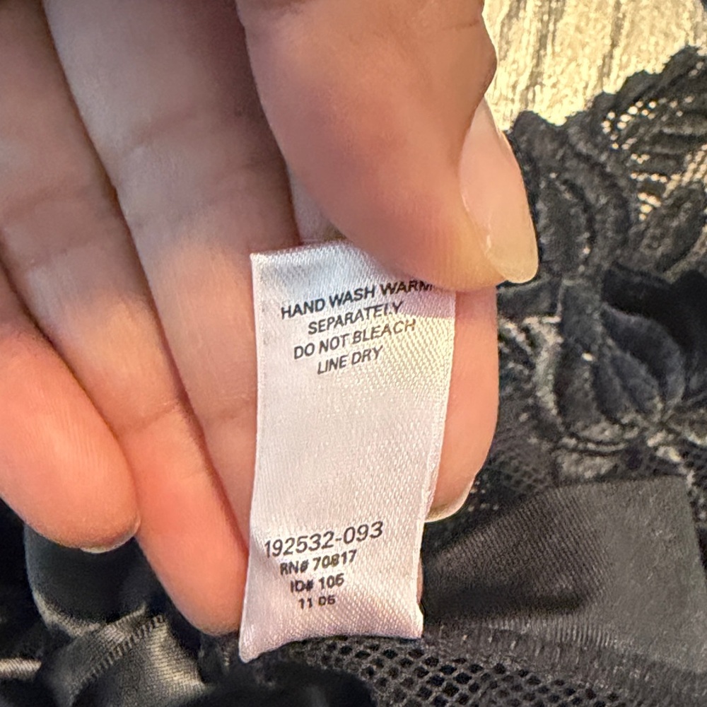 Victoria's Secret Burgundy and Black Lace Panties - Picture 3 of 10